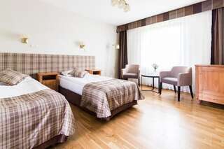 Отель Hotel Osada Karbówko Wellness & SPA Elgiszewo Двухместный номер с 1 кроватью или 2 отдельными кроватями-5